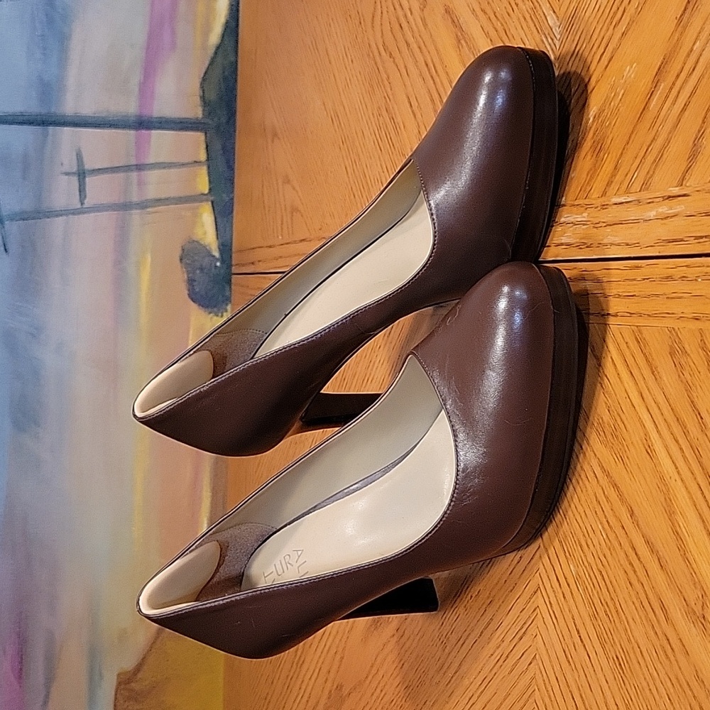 Naturalizer Platform Pumps